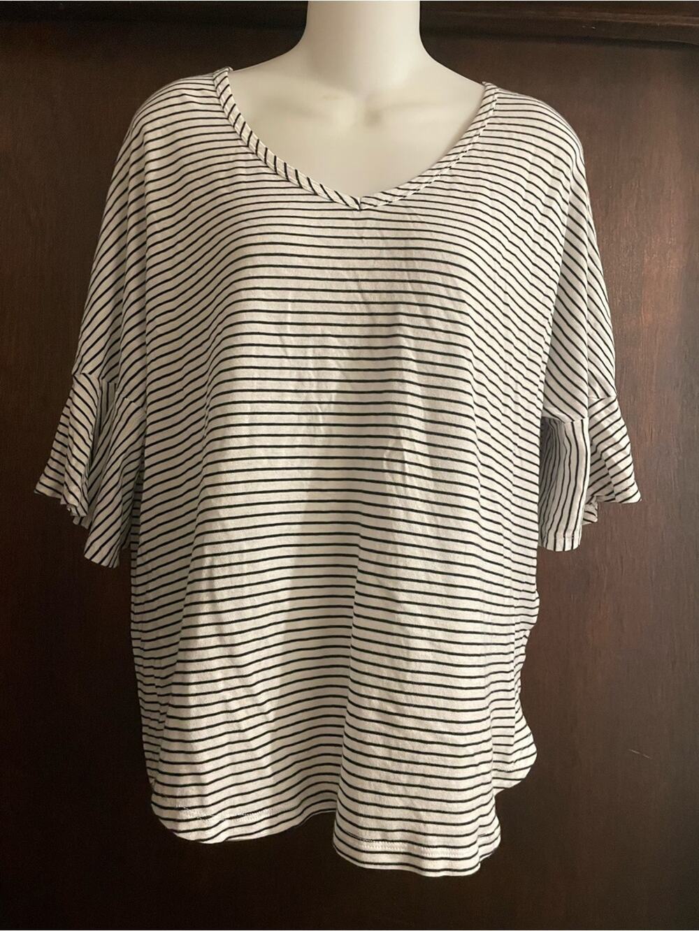 Cabi Brand Women's Medium Black & White Striped Skipper Tee